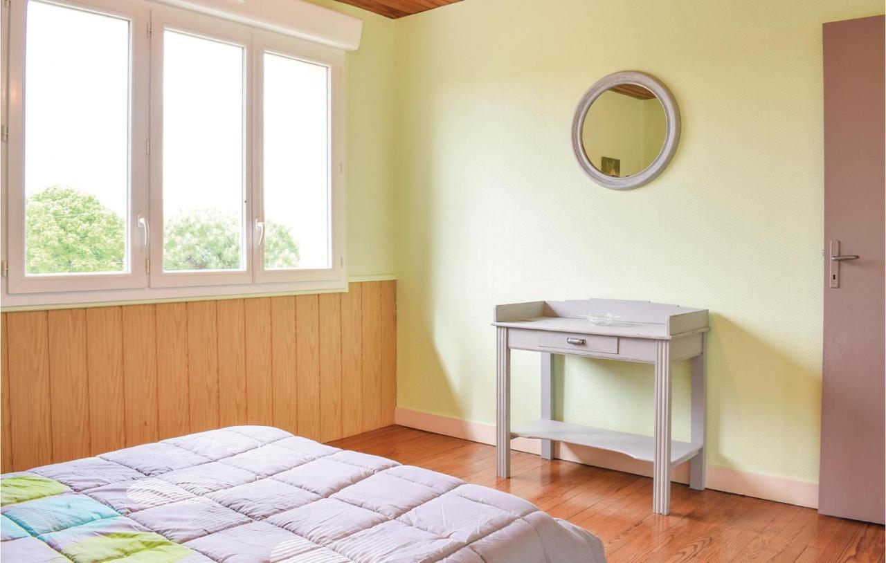 Holiday Home In Montsernelle Lithaire Exterior foto
